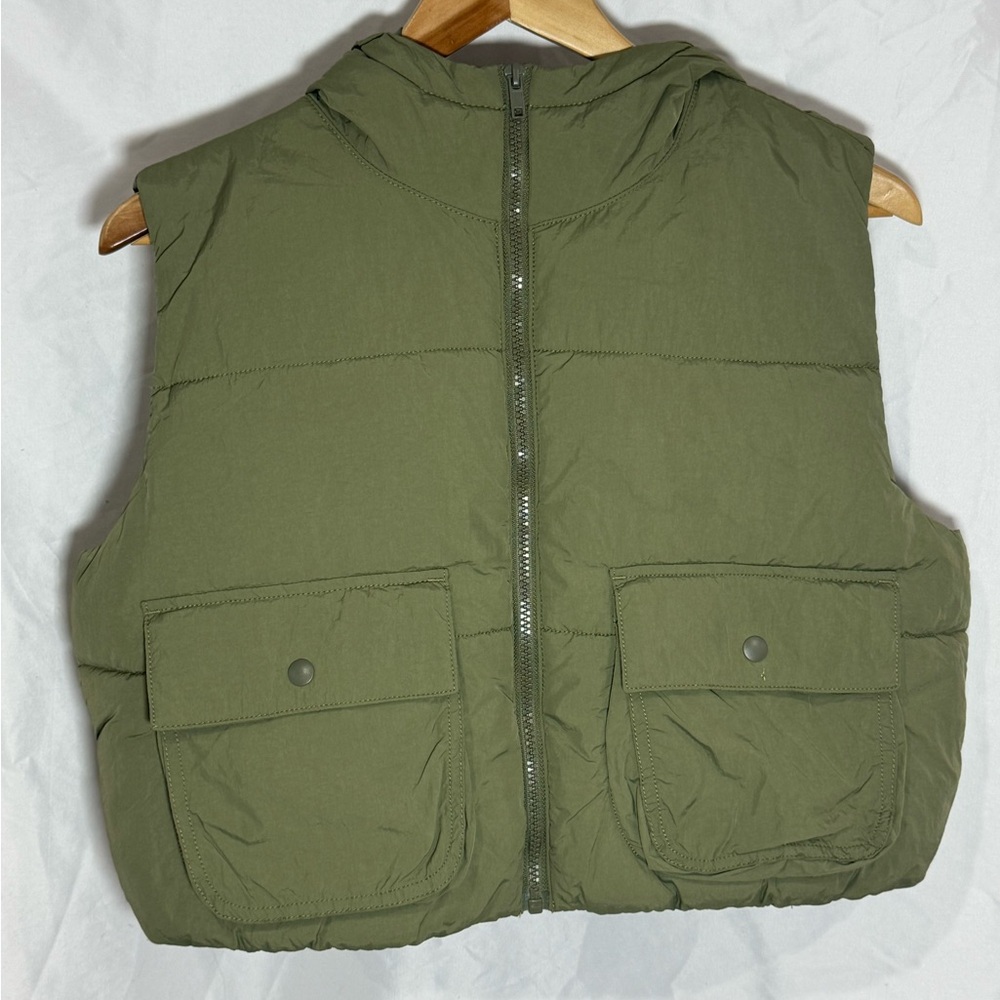 H&M Divided Puffer | Sage Green Quilted Vest | Size Small